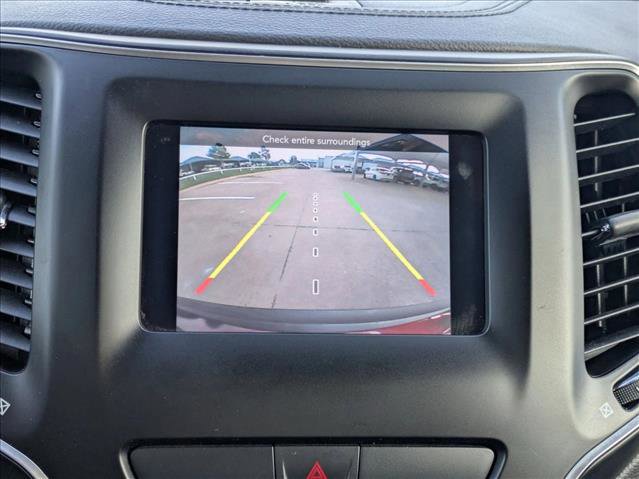 Used 2019 Jeep Cherokee Latitude Plus FWD image 15