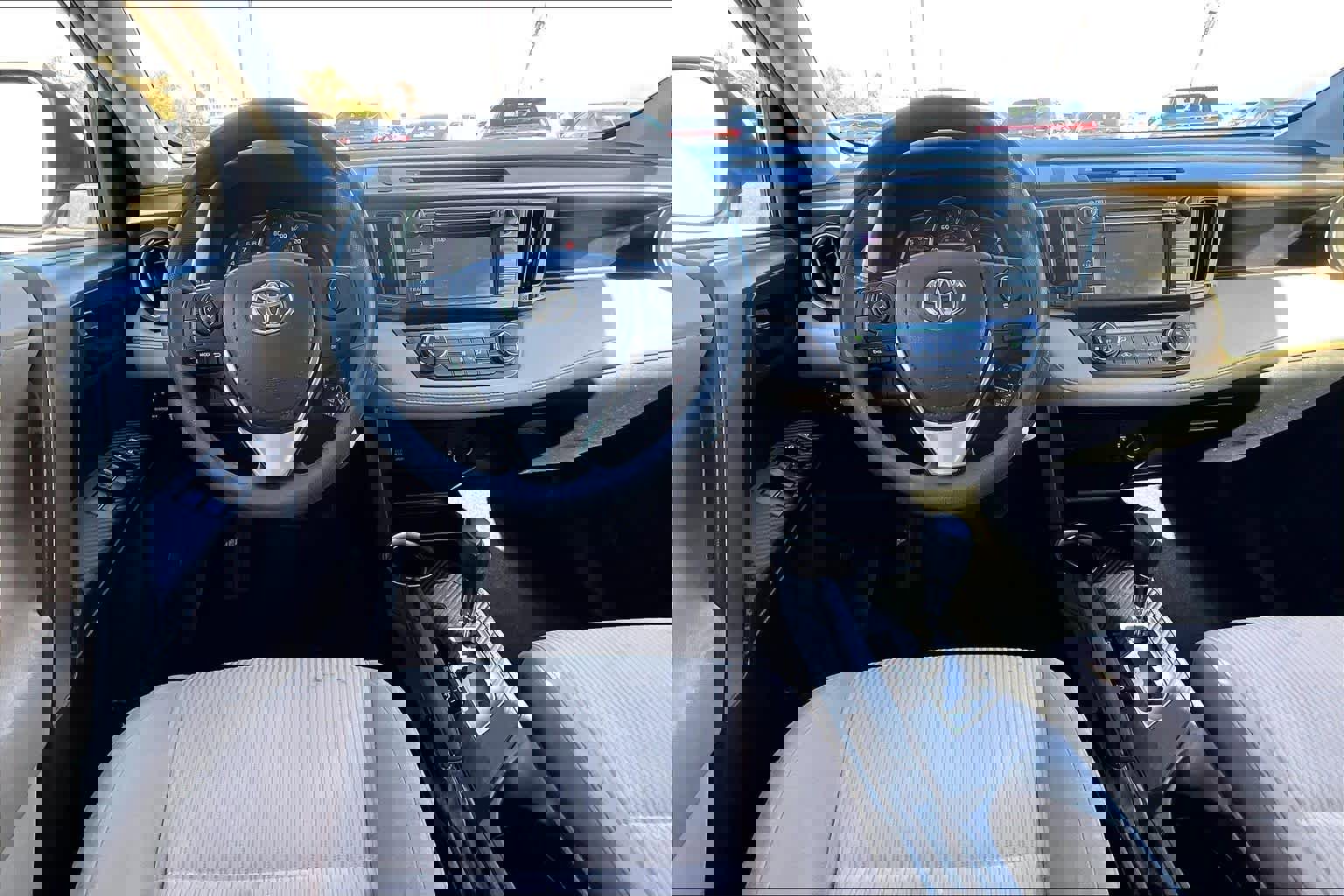 Used 2013 Toyota RAV4 XLE image 4