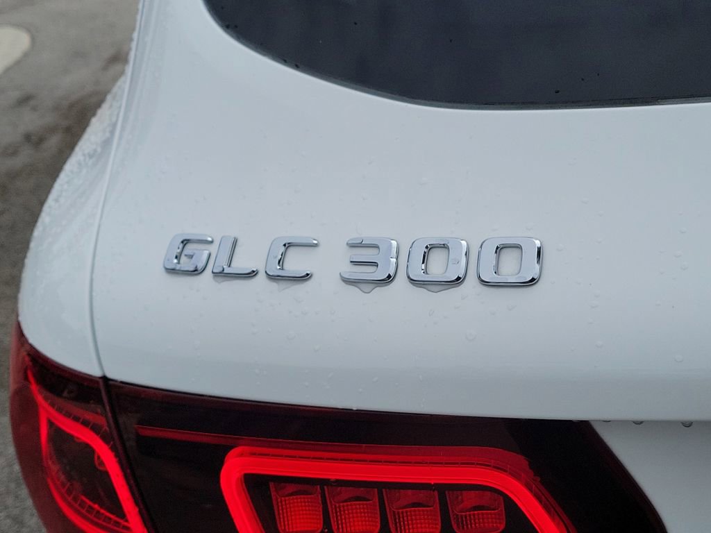 Used 2022 Mercedes-Benz GLC 300 4MATIC w/ Premium Package Lite image 7