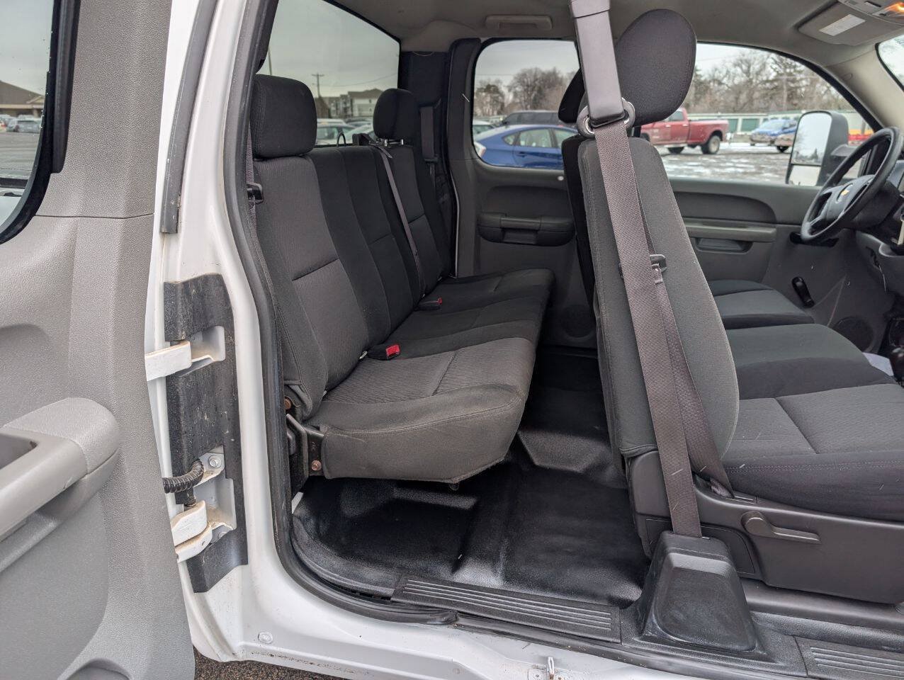 Used 2013 Chevrolet Silverado 2500 W/T w/ Snow Plow Prep Package AWD/4WD image 13