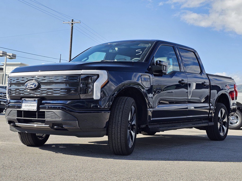 Used 2024 Ford F150 Lightning Platinum AWD/4WD image 16