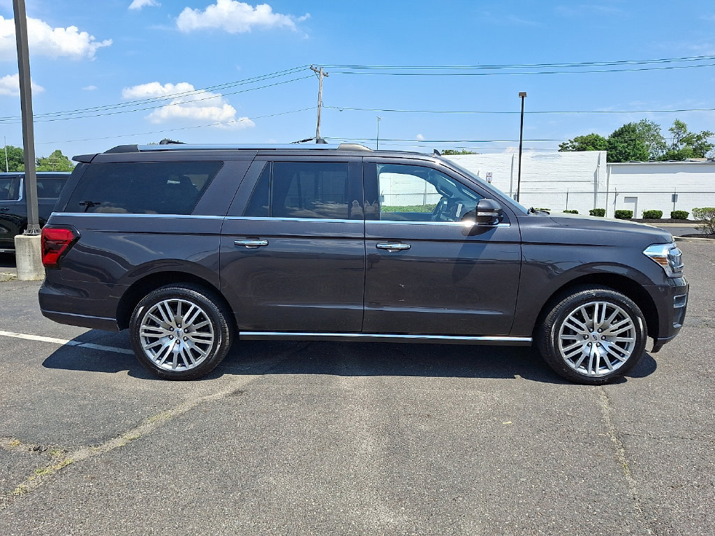 Used 2024 Ford Expedition Max Limited AWD/4WD image 13