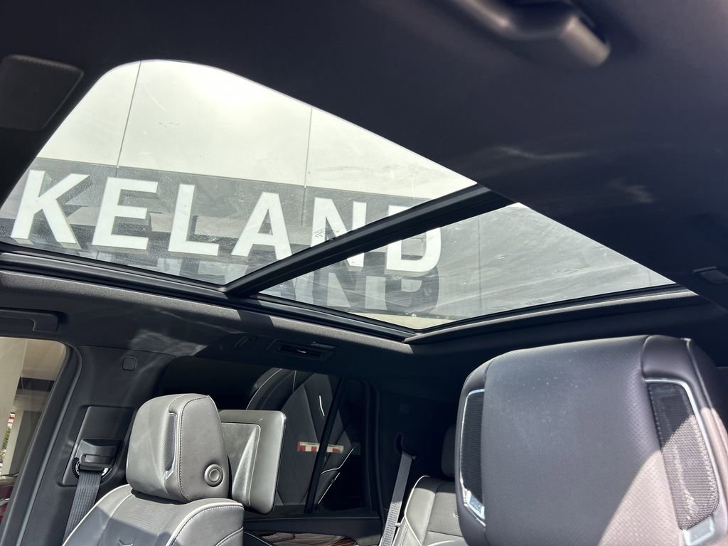 Certified 2023 Cadillac Escalade Premium Luxury image 23