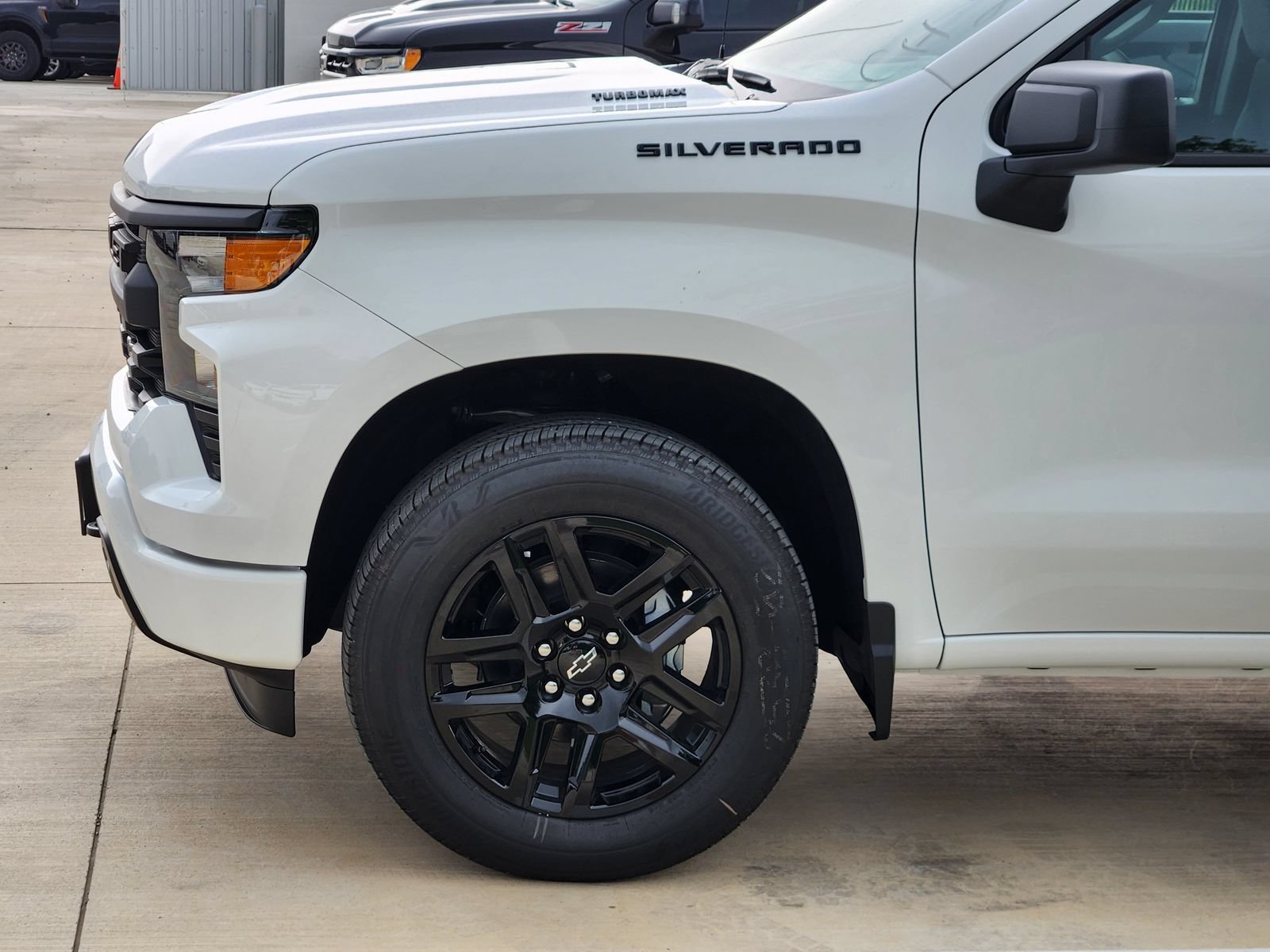 New 2026 Chevrolet Silverado 1500 Custom w/ LPO, Dark Essentials Package RWD image 10