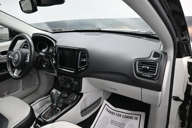 Used 2020 Jeep Compass Limited AWD/4WD image 9