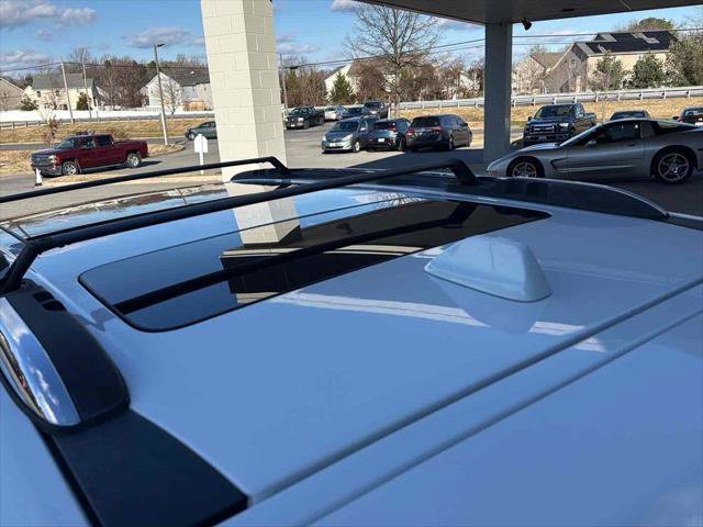 Used 2018 Chrysler Pacifica Limited image 9