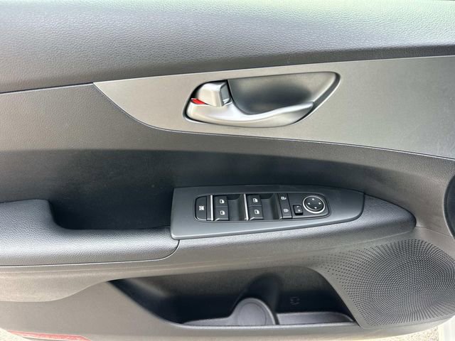 Used 2021 Kia Forte LXS FWD image 25