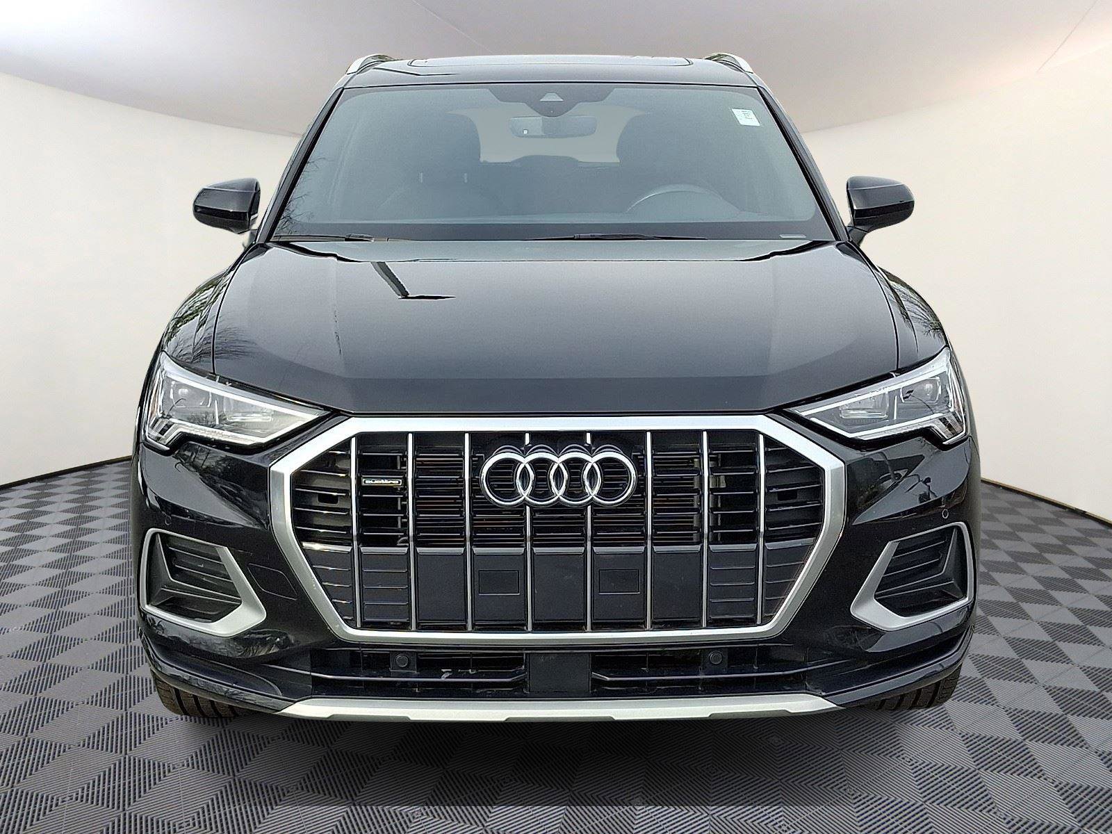 Used 2023 Audi Q3 2.0T Premium image 2