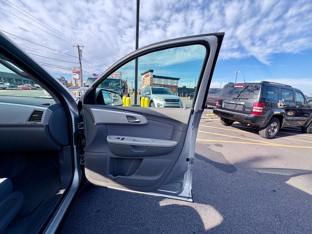 Used 2011 Chevrolet Traverse LS image 35