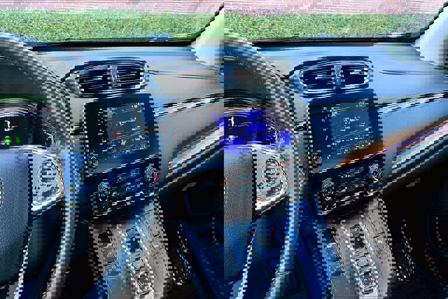 Used 2022 Honda CR-V Touring image 6