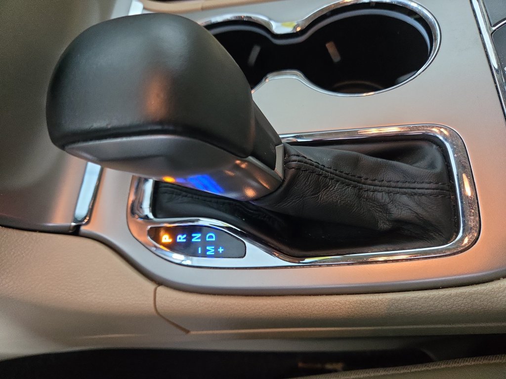 Used 2019 Jeep Grand Cherokee Limited AWD/4WD image 38