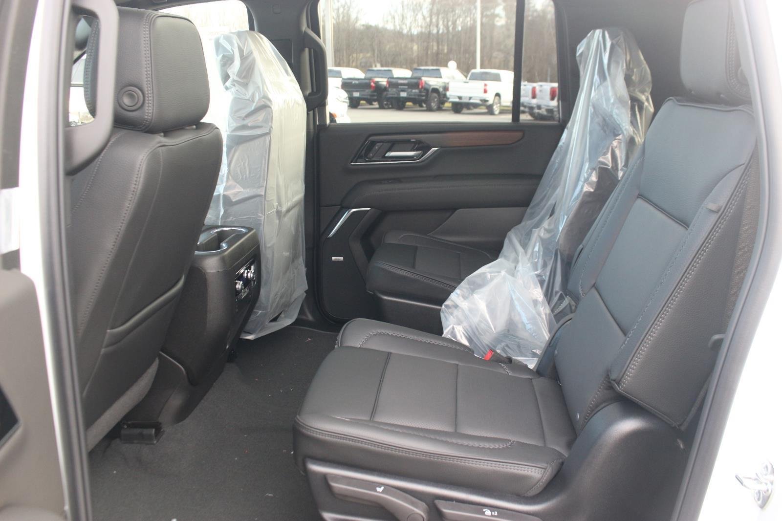 New 2026 GMC Yukon XL Denali w/ Sun & Power Step Package AWD/4WD image 13
