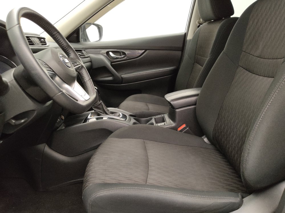 Used 2020 Nissan Rogue SV FWD image 21