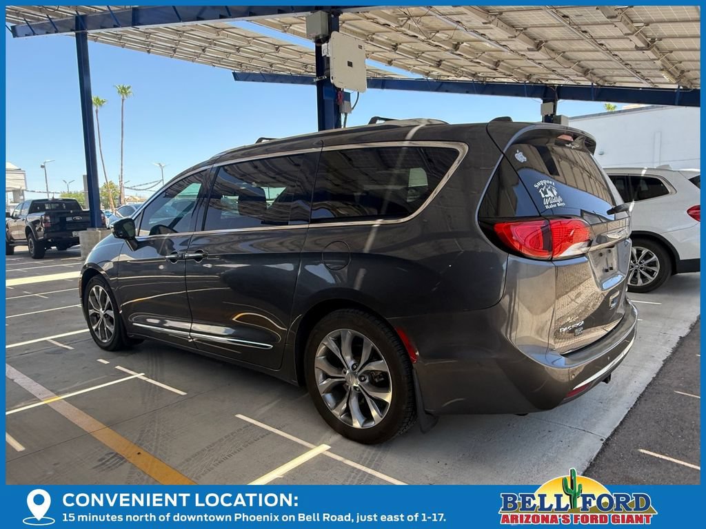 Used 2020 Chrysler Pacifica Limited FWD image 3