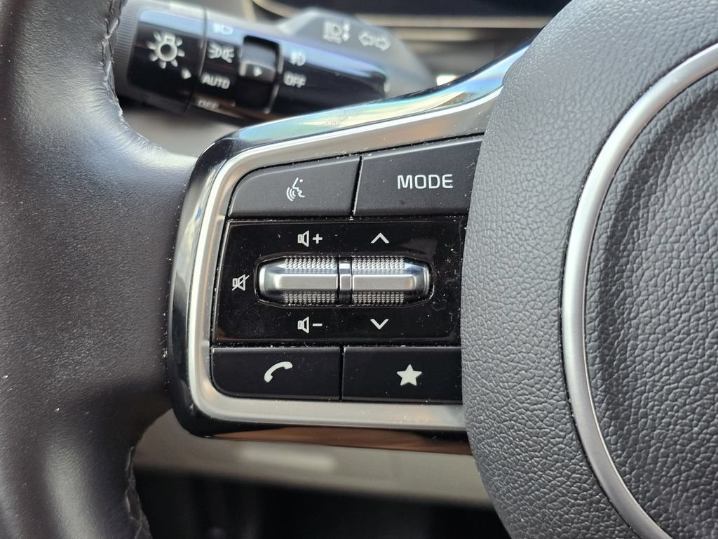 Certified 2024 Kia Carnival SX FWD image 36