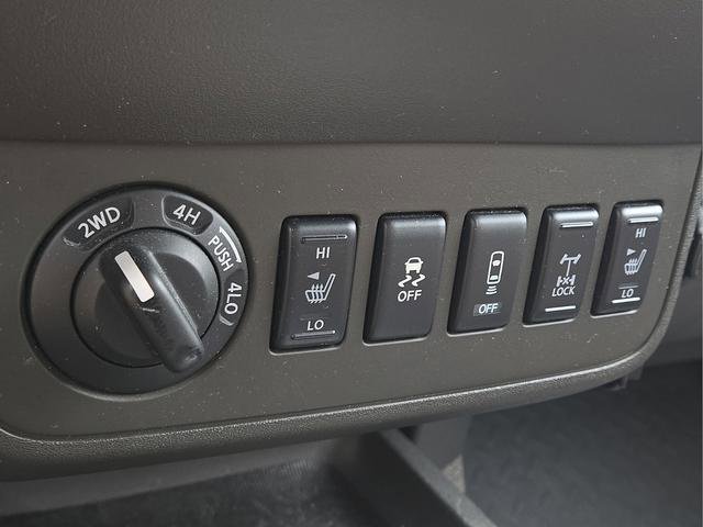Used 2014 Nissan Frontier PRO-4X w/ Pro-4x Luxury Package AWD/4WD image 26