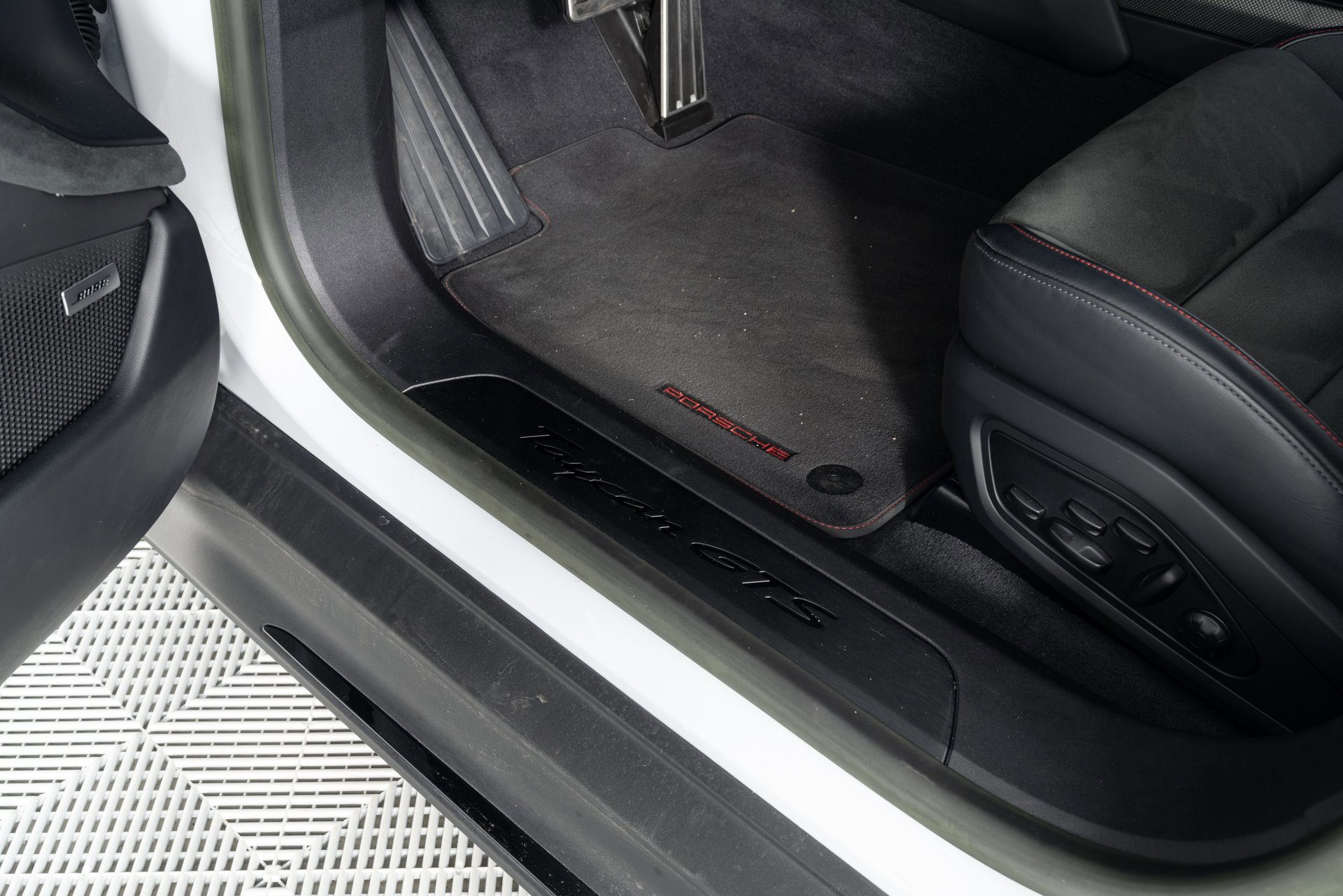 Used 2023 Porsche Taycan GTS AWD/4WD image 13