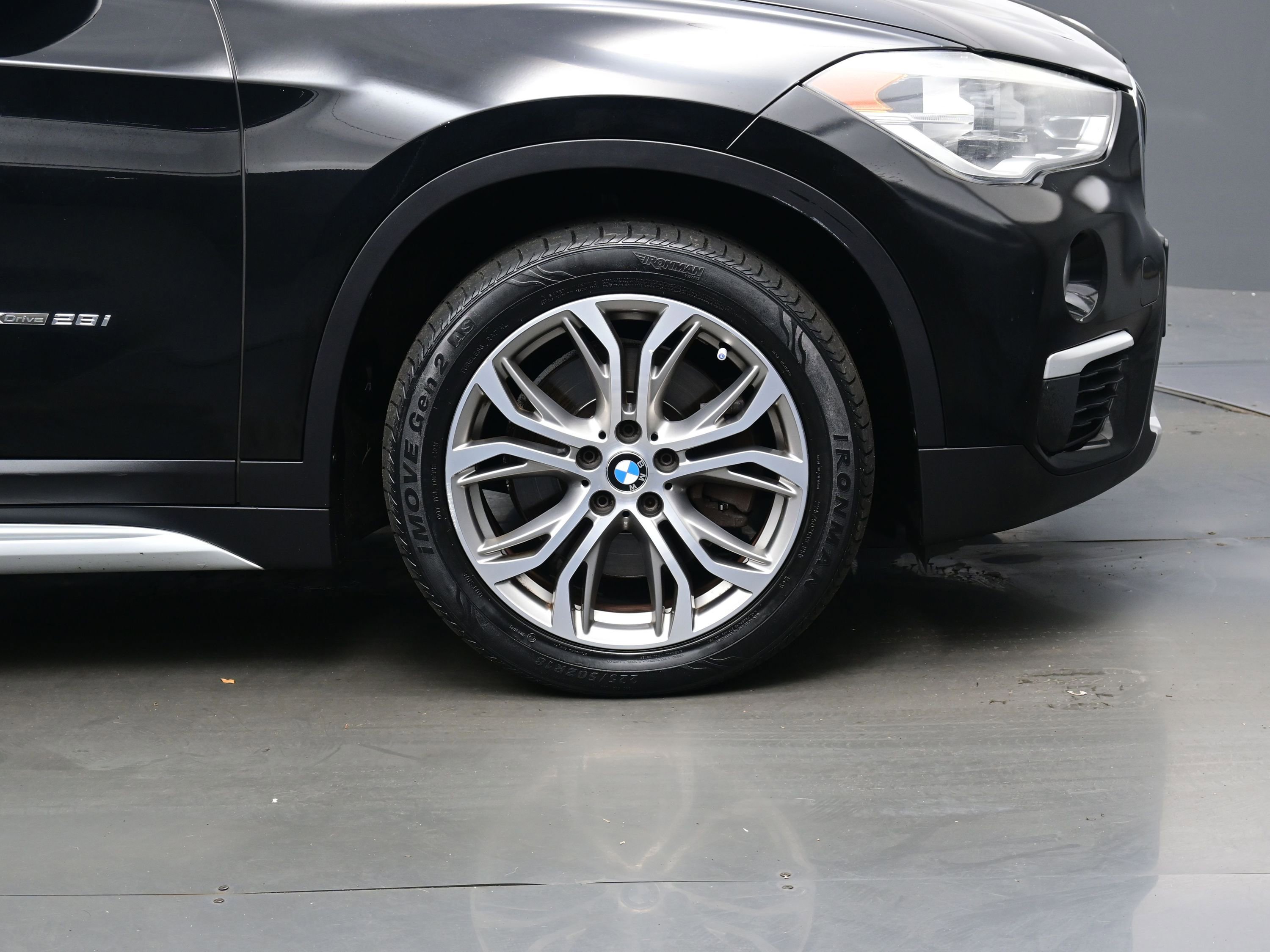 Used 2017 BMW X1 xDrive28i image 9