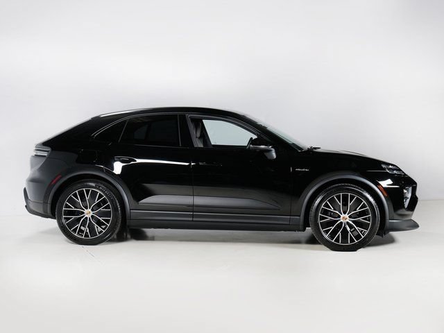 New 2026 Porsche Macan 4 Electric AWD/4WD image 8