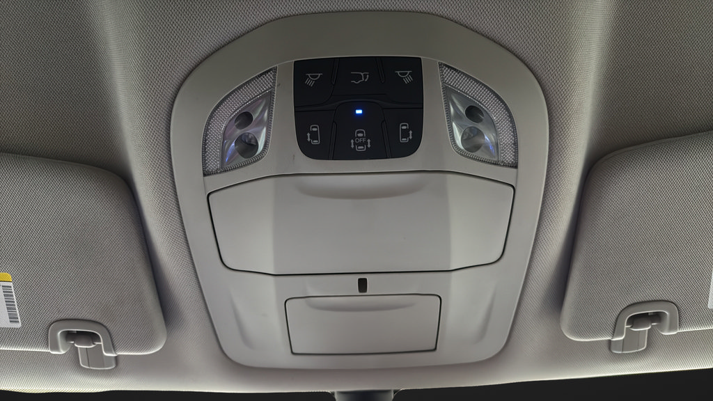 Used 2024 Chrysler Pacifica Touring-L FWD image 32