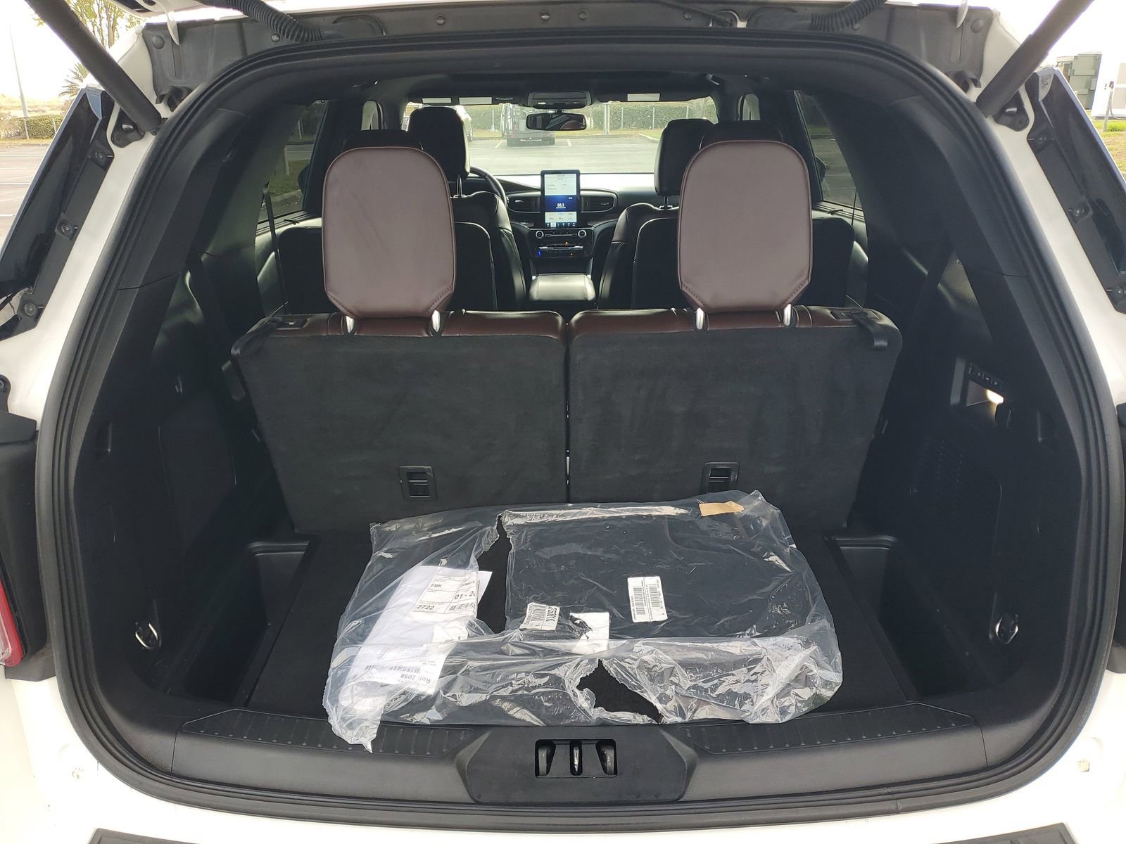 Used 2021 Ford Explorer Platinum w/ Equipment Group 601A image 8