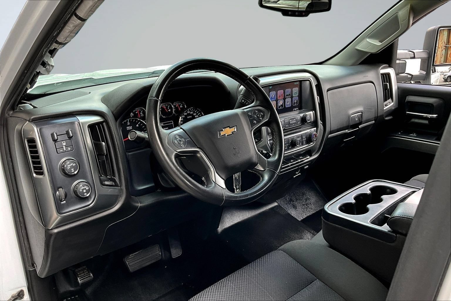 Used 2017 Chevrolet Silverado 1500 LT w/ LT Fleet Convenience Package AWD/4WD image 16