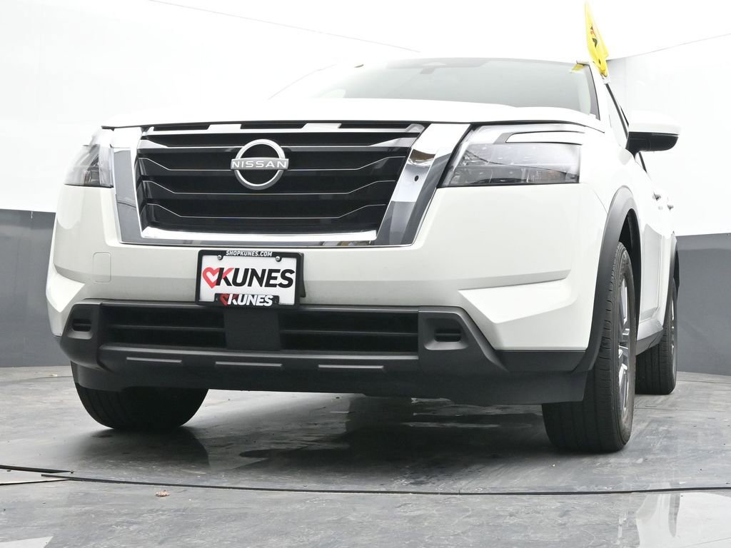 Used 2025 Nissan Pathfinder SV AWD/4WD image 47