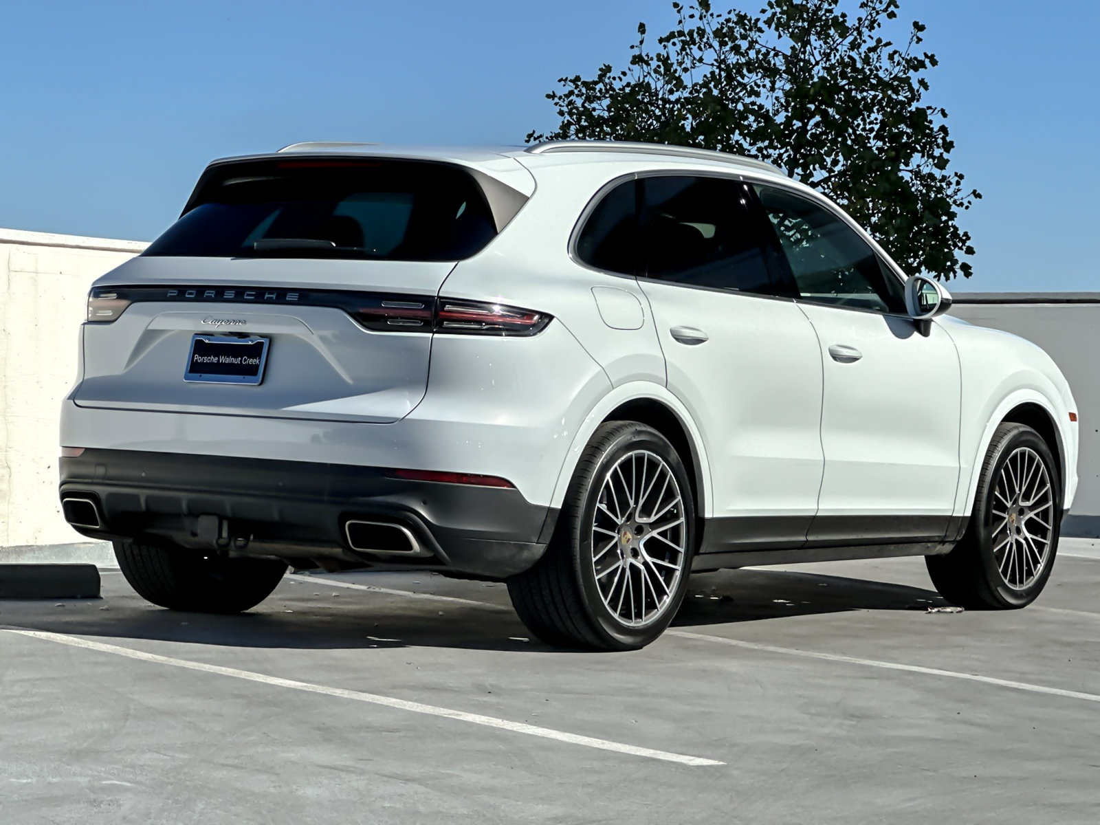Certified 2023 Porsche Cayenne AWD/4WD image 9