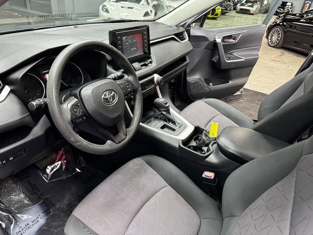 Used 2019 Toyota RAV4 XLE image 32
