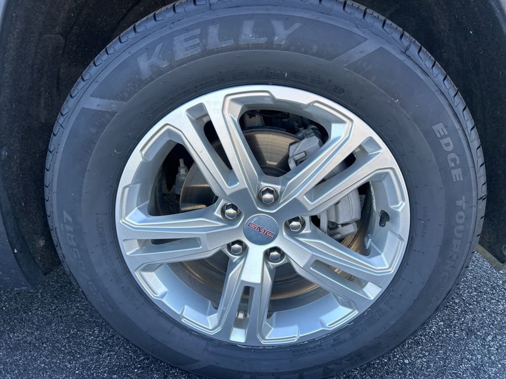 Used 2024 GMC Terrain SLE image 33