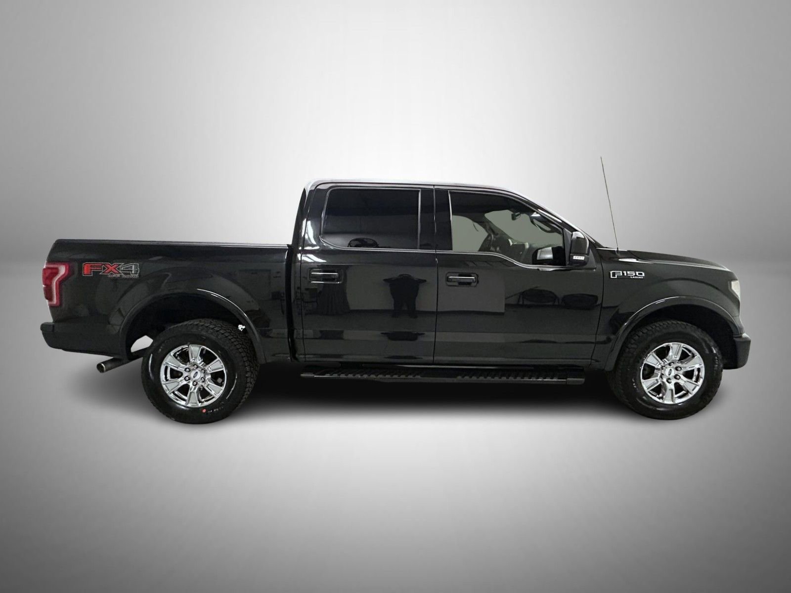 Used 2015 Ford F150 Lariat image 4
