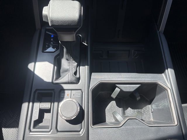 Used 2024 Toyota Tundra Limited AWD/4WD image 30