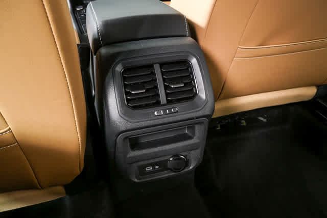 Certified 2024 Volkswagen Tiguan SE FWD image 20
