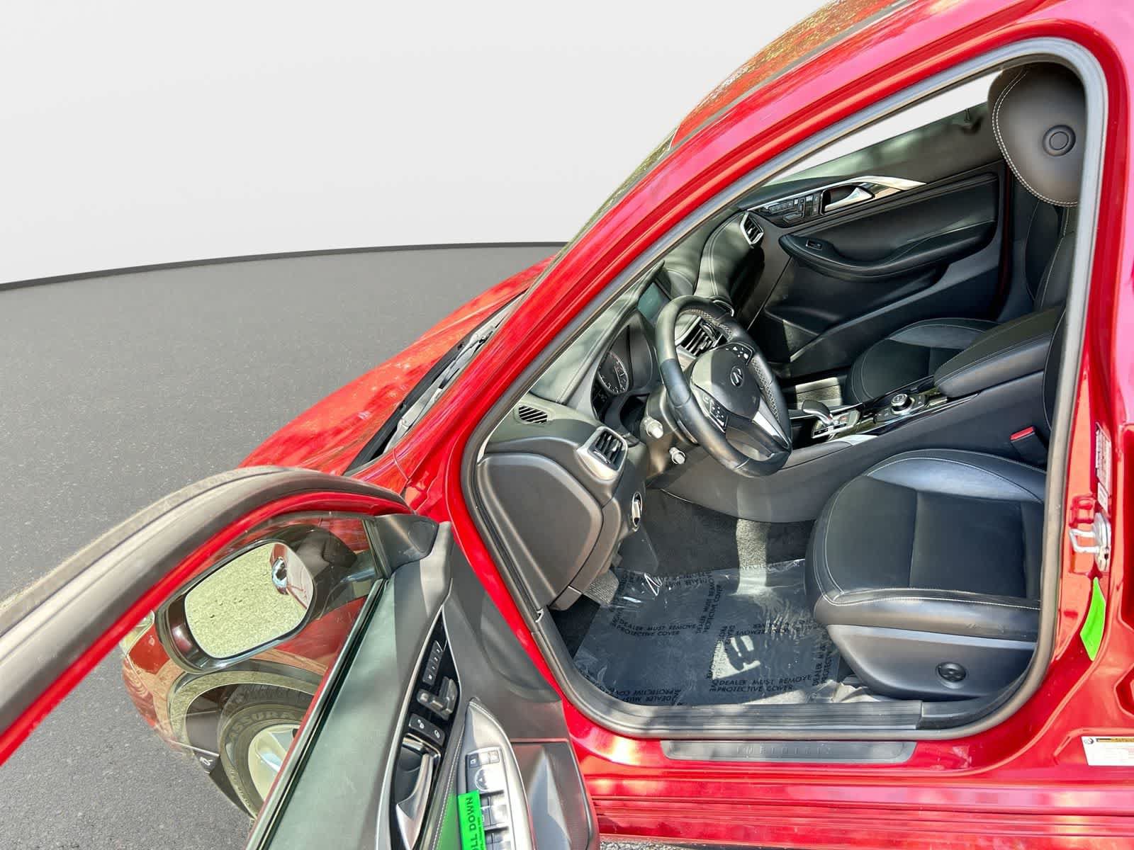 Used 2018 INFINITI QX30 FWD image 10