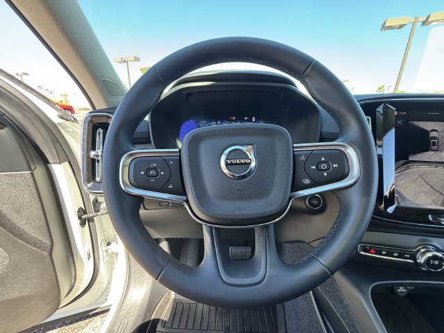 Used 2026 Volvo XC40 B5 Plus AWD/4WD image 27