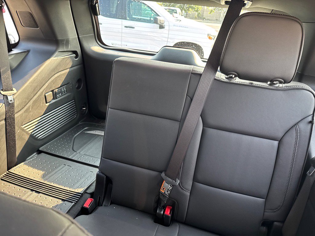 Used 2025 Chevrolet Tahoe High Country w/ Sun And Tow Package image 11