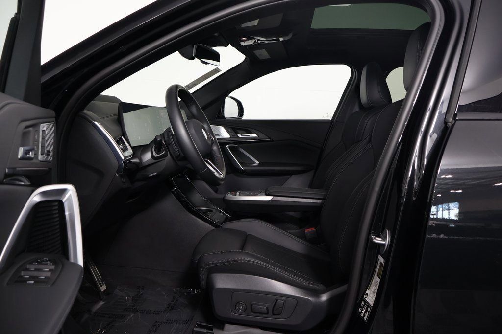 Used 2025 BMW X2 xDrive28i w/ Technology Package image 10