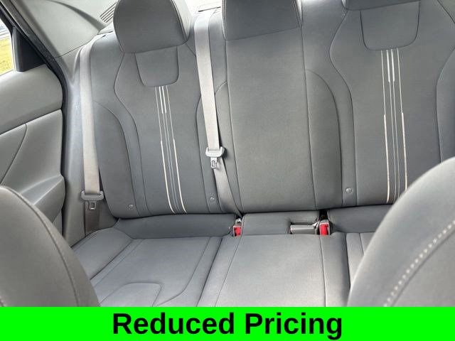 Used 2023 Hyundai Elantra SEL image 29