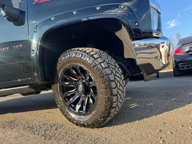 Used 2020 Chevrolet Silverado 2500 LTZ w/ LTZ Premium Package image 8