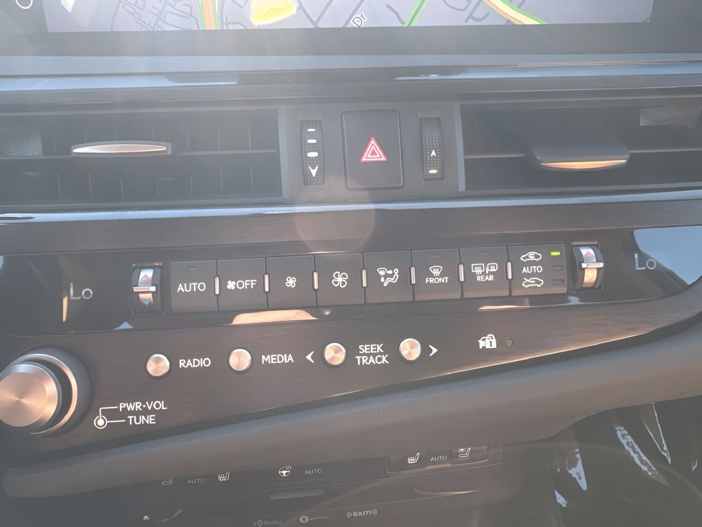 Used 2022 Lexus ES 300h w/ Premium Package FWD image 22