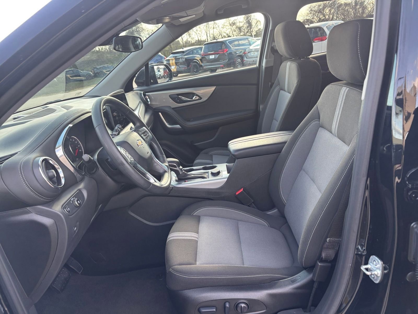 Used 2025 Chevrolet Blazer LT image 28