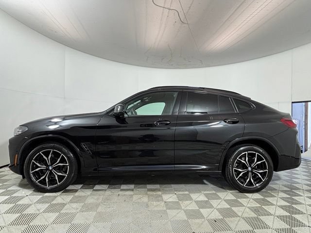 Used 2023 BMW X4 xDrive30i w/ M Sport Package AWD/4WD image 4