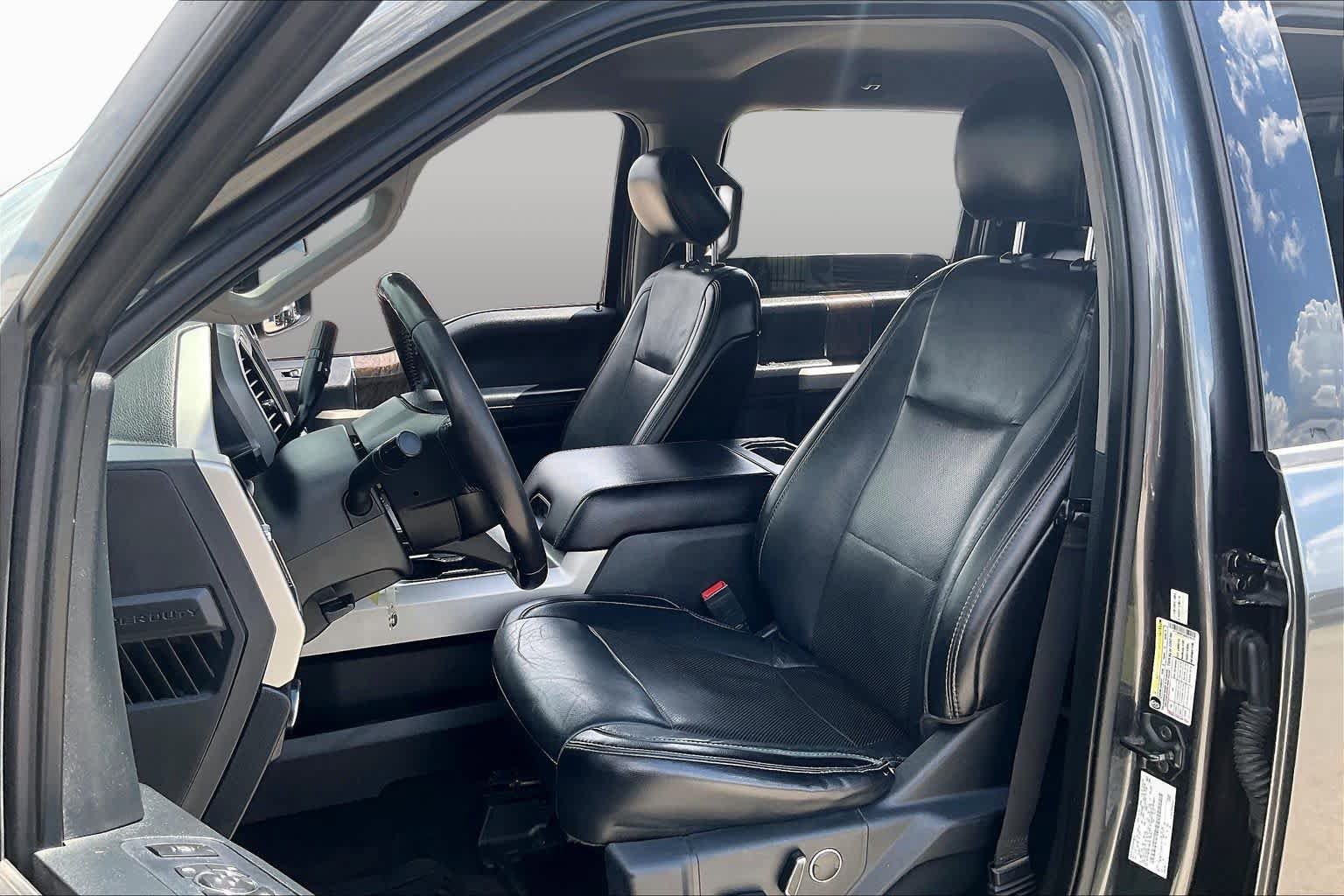 Used 2019 Ford F250 Lariat w/ Lariat Value Package AWD/4WD image 8