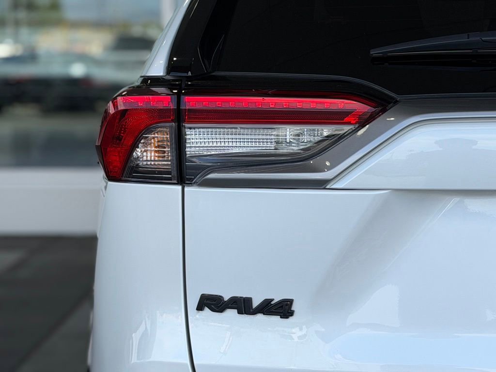 Used 2023 Toyota RAV4 XSE AWD/4WD image 10