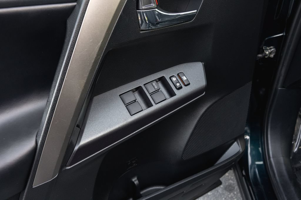 Used 2018 Toyota RAV4 XLE w/ All Weather Liner Package FWD image 9
