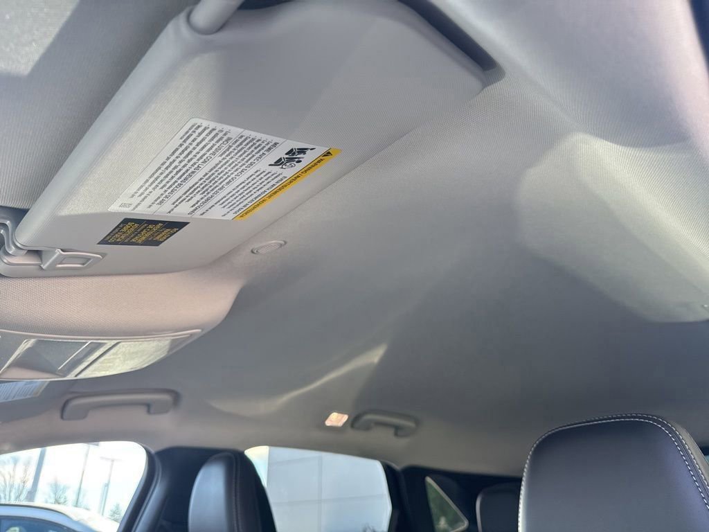 Used 2025 Ford Escape SE image 53