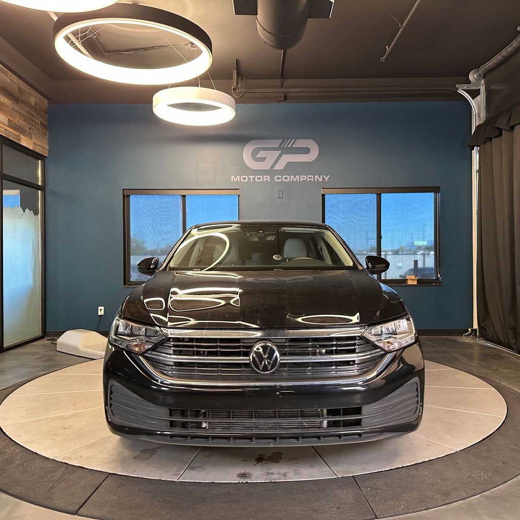 Used 2023 Volkswagen Jetta S image 8