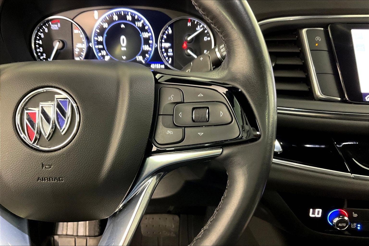 Used 2023 Buick Enclave Avenir image 12