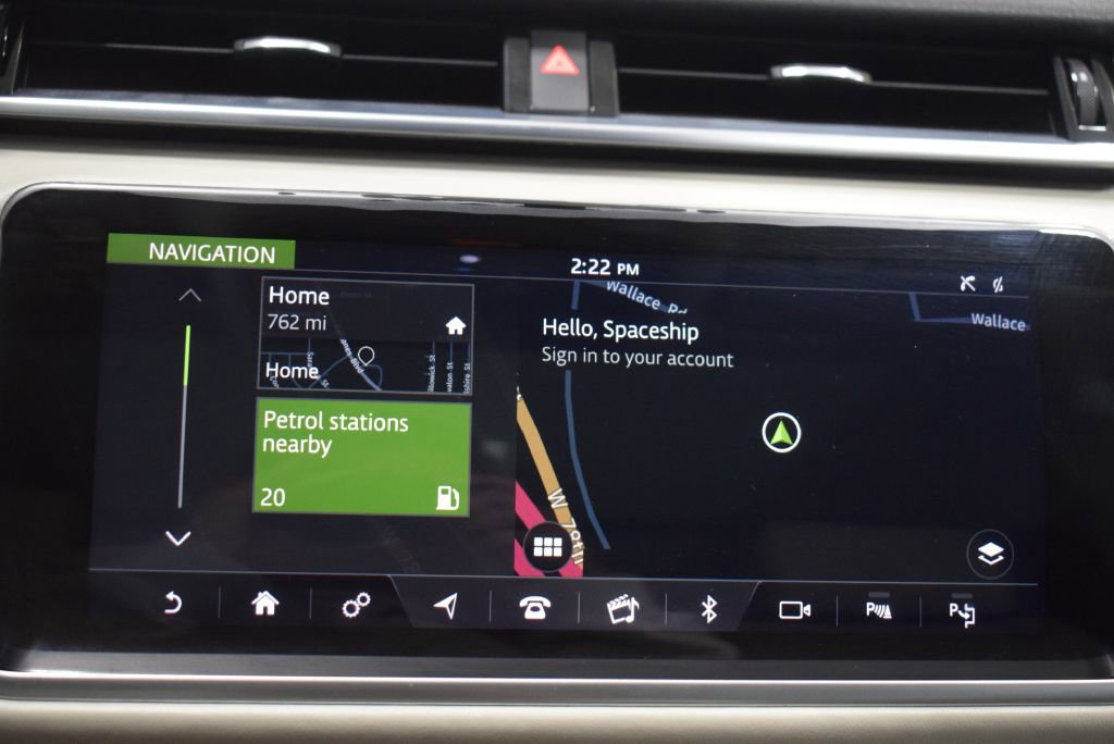 Used 2018 Land Rover Range Rover Velar R-Dynamic HSE image 30