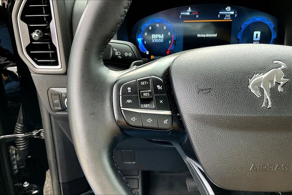 Used 2025 Ford Bronco Sport Badlands image 13